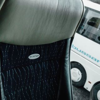 Buss med sköna säten.
