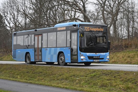 blå buss för linjetrafik i Kungsbacka